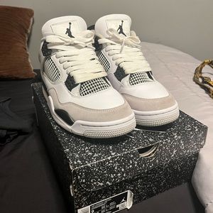 Jordan 4 military